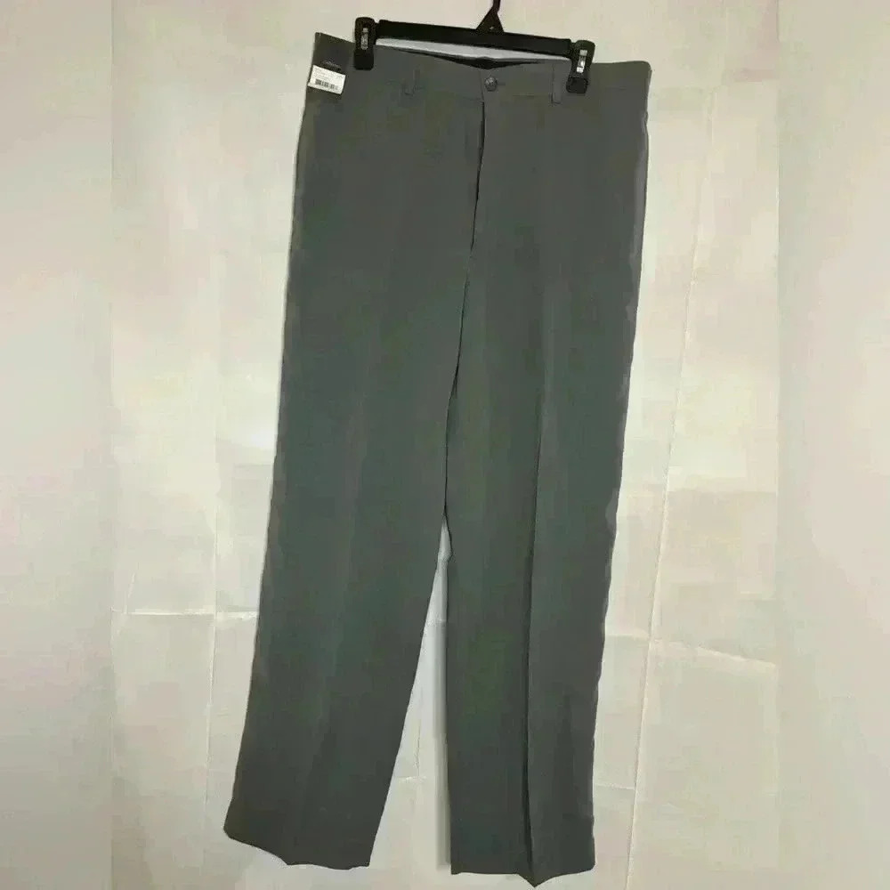 New with tags, men’s size 34x32 Claiborne pants, #E220